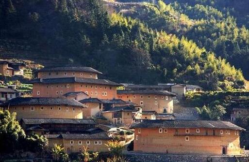 人少景美！五一小長假最適合出游的的當(dāng)?shù)? class=